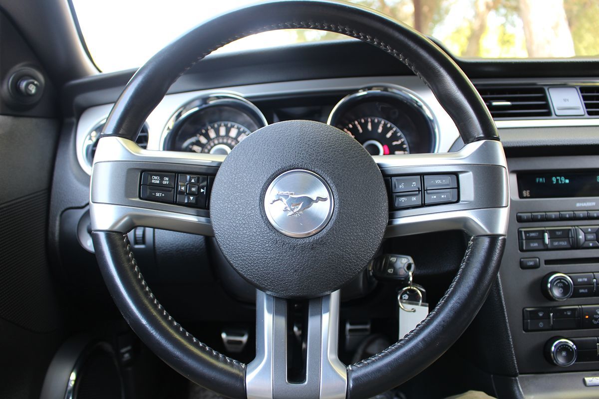 2014 Ford Mustang GT Premium photo 14