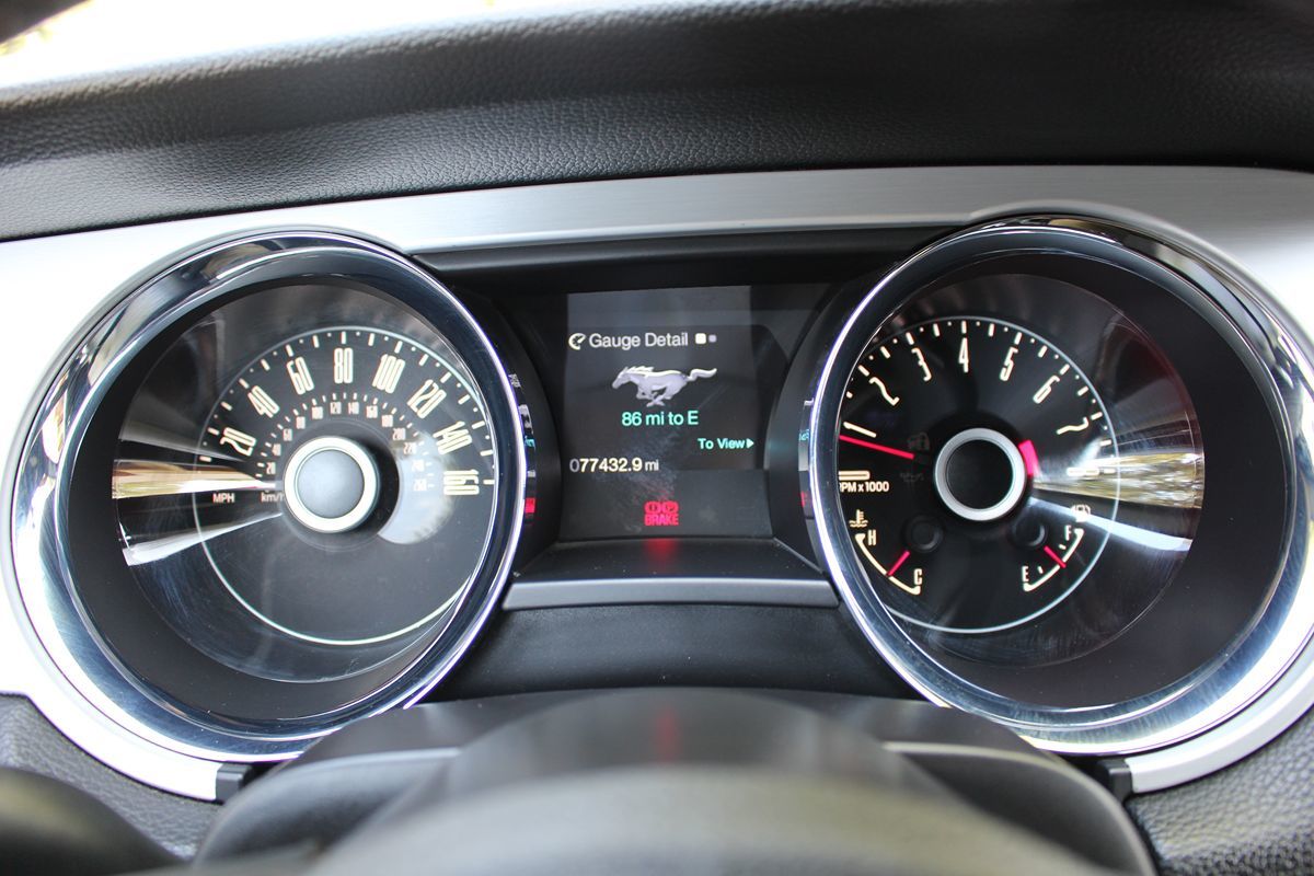 2014 Ford Mustang GT Premium photo 17