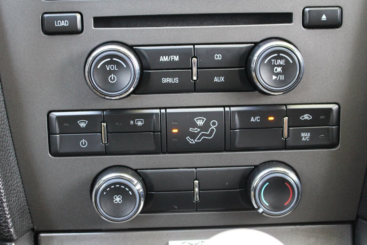 2014 Ford Mustang GT Premium photo 20