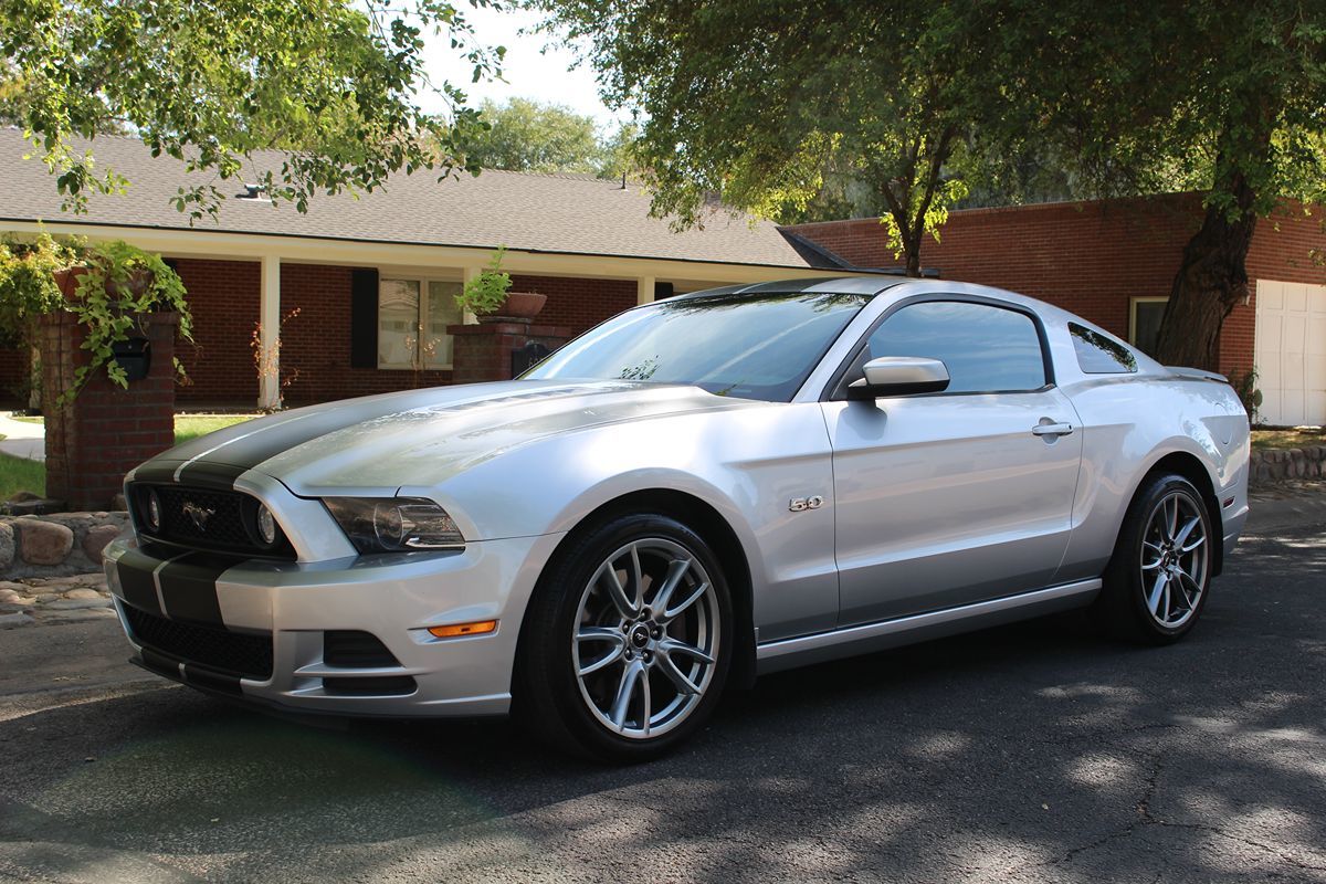 2014 Ford Mustang GT Premium photo 24