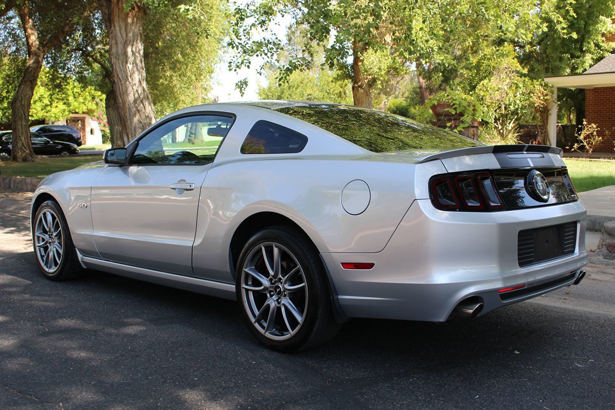 2014 Ford Mustang GT Premium photo 25