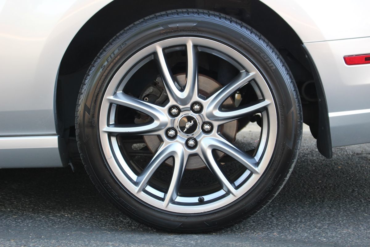 2014 Ford Mustang GT Premium photo 38