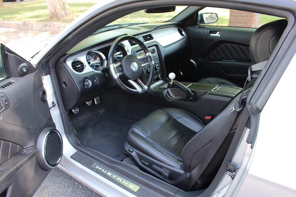 2014 Ford Mustang GT Premium photo 7