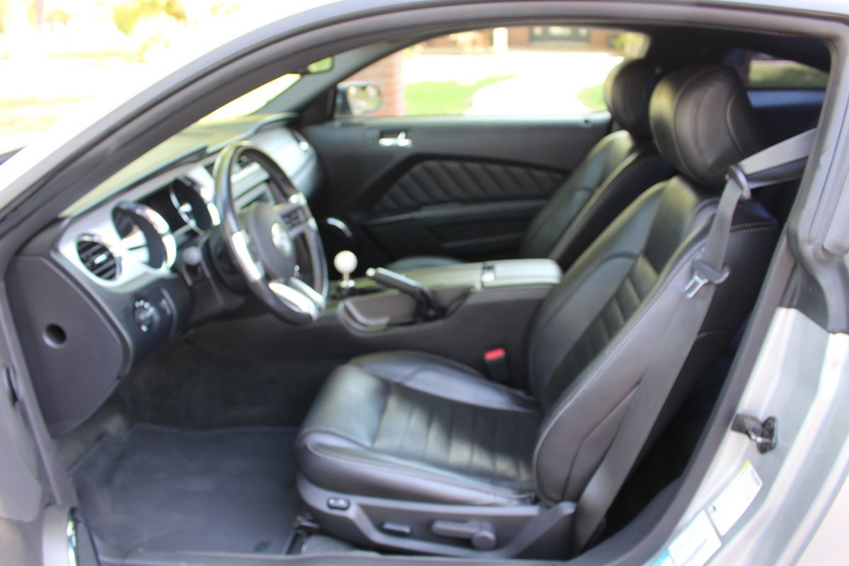 2014 Ford Mustang GT Premium photo 8