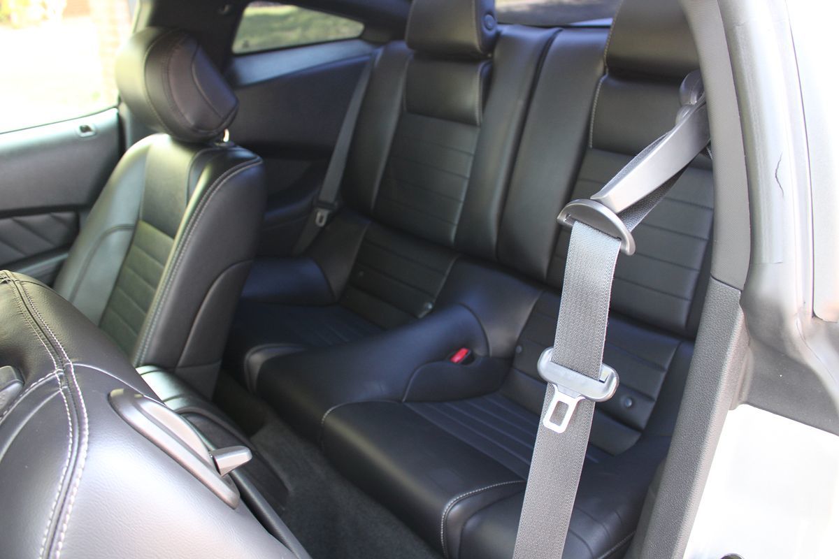 2014 Ford Mustang GT Premium photo 9