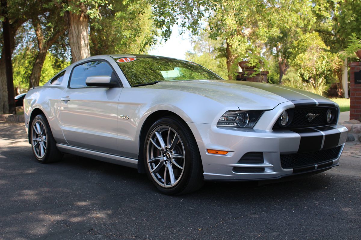2014 Ford Mustang GT Premium photo 28