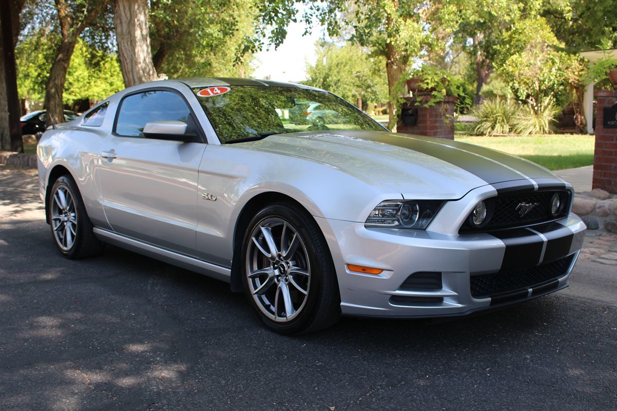 2014 Ford Mustang GT Premium photo 29