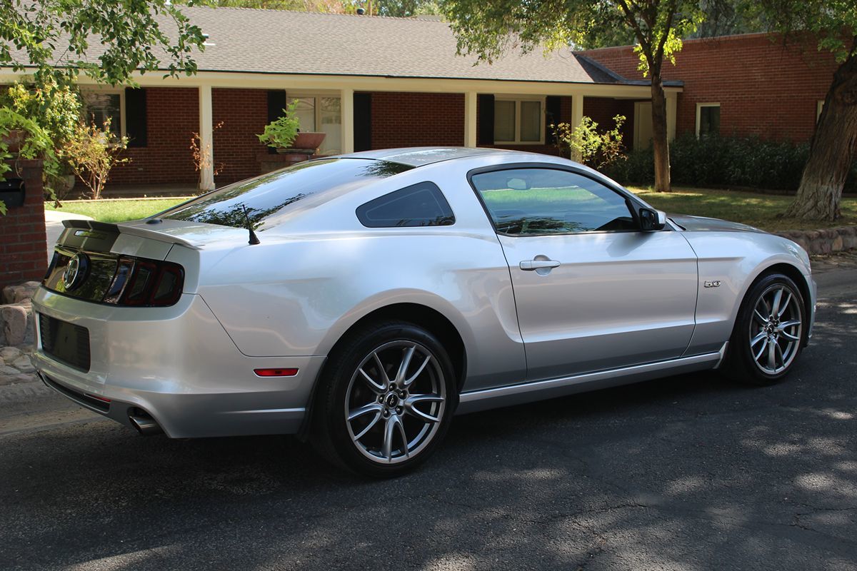 2014 Ford Mustang GT Premium photo 30