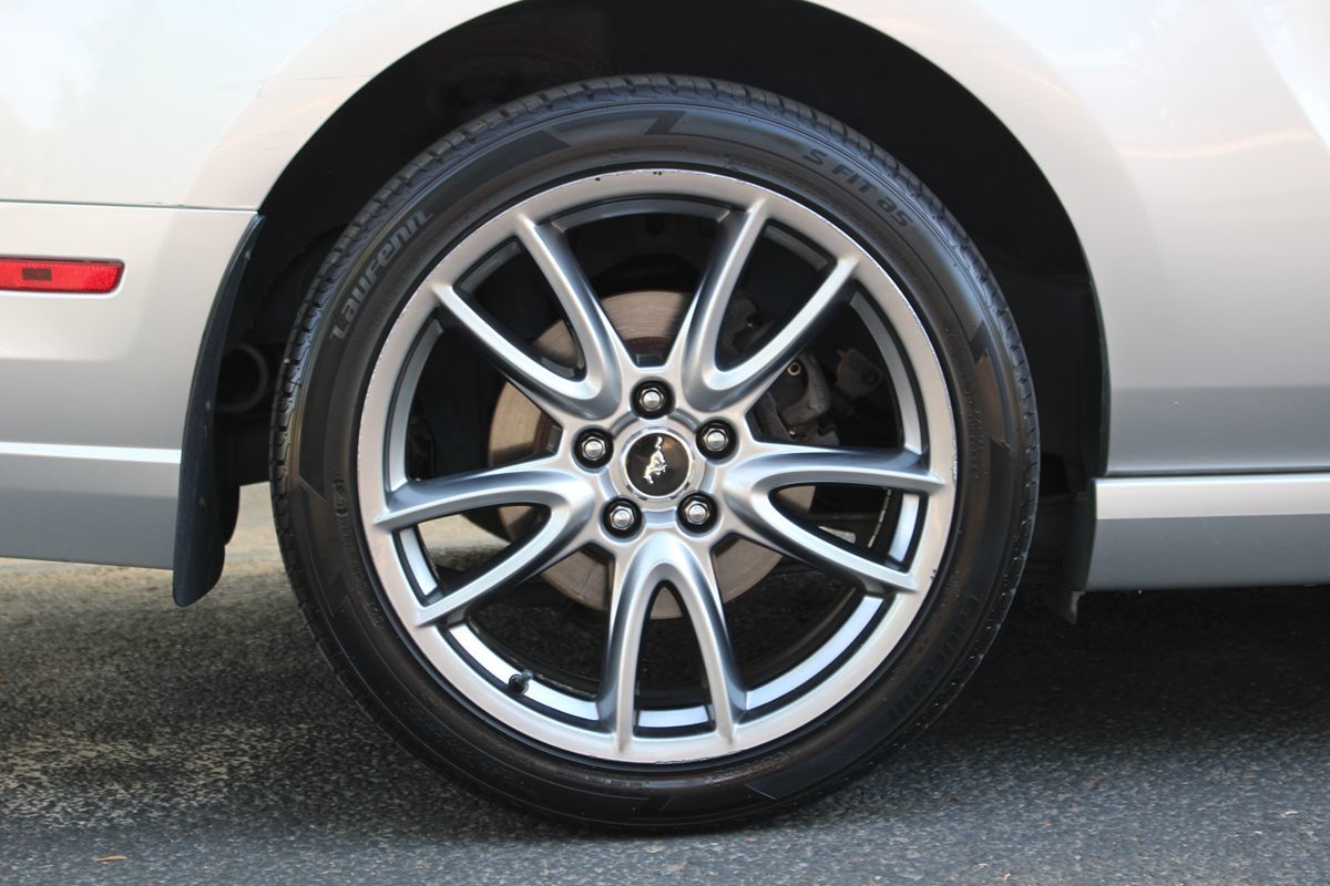 2014 Ford Mustang GT Premium photo 37