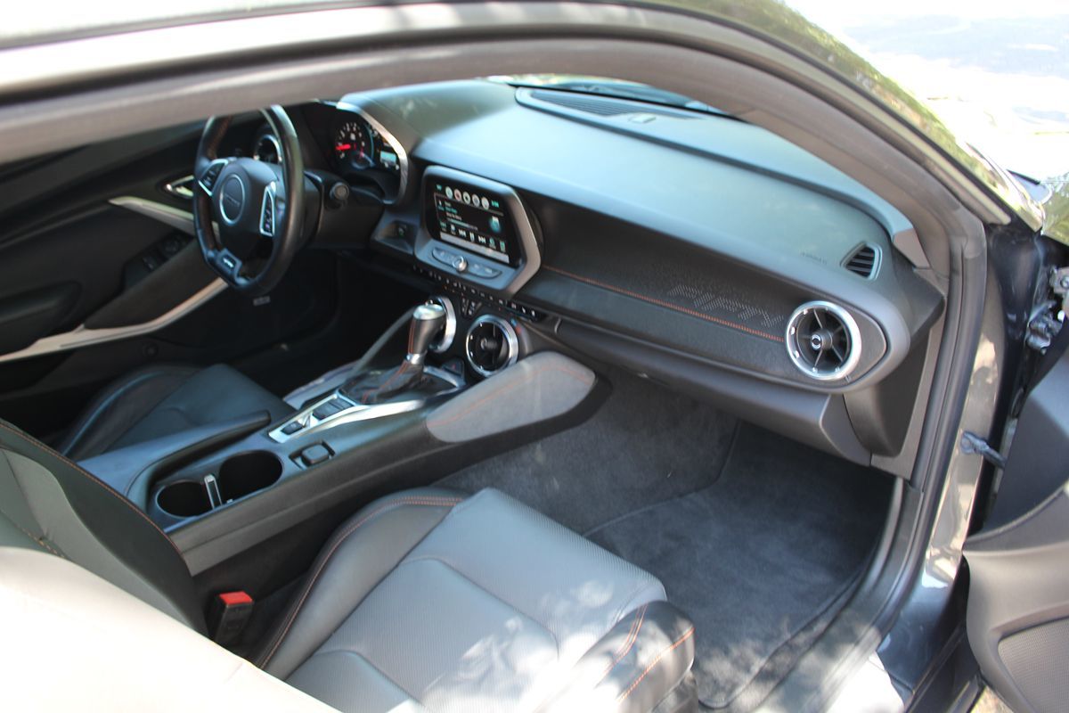 2017 Chevrolet Camaro 2SS photo 16