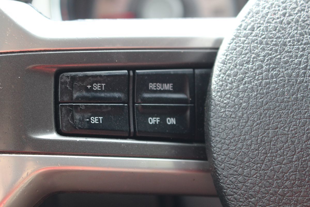 2011 Ford Mustang GT Premium photo 14