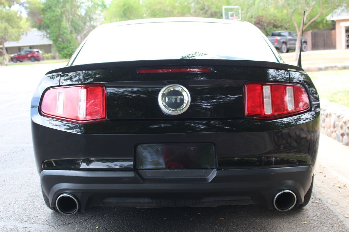 2011 Ford Mustang GT Premium photo 23