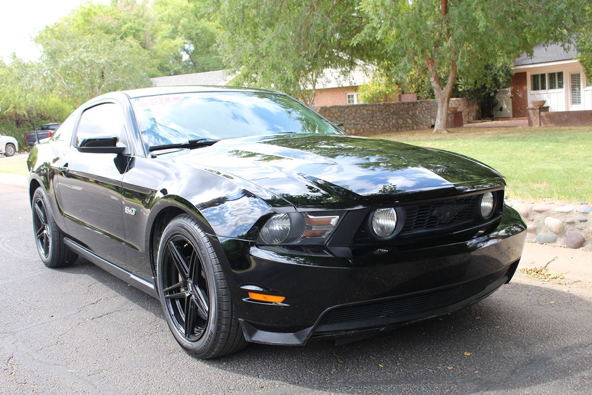 2011 Ford Mustang GT Premium photo 25