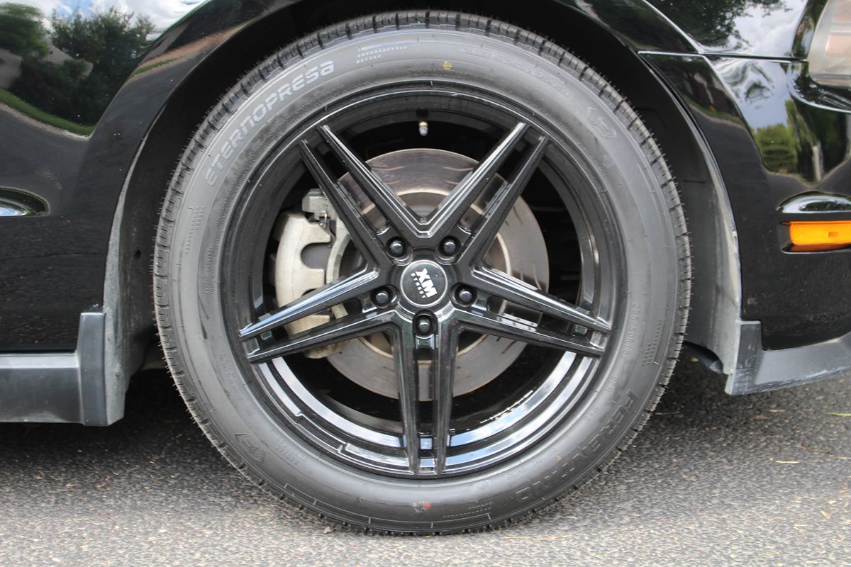2011 Ford Mustang GT Premium photo 31