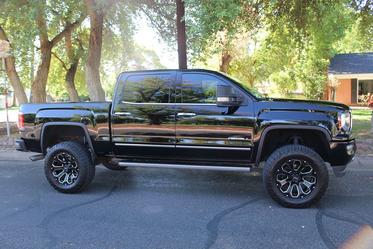 2018 Gmc Sierra 1500 Denali photo 2