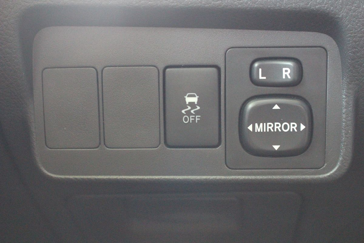 2010 Toyota Corolla S photo 22
