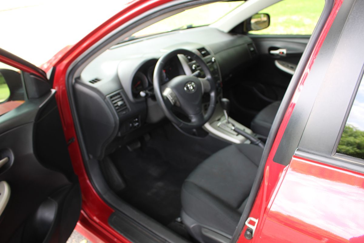 2010 Toyota Corolla S photo 7