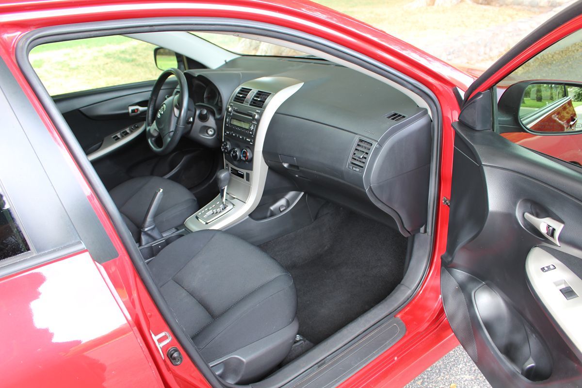 2010 Toyota Corolla S photo 14