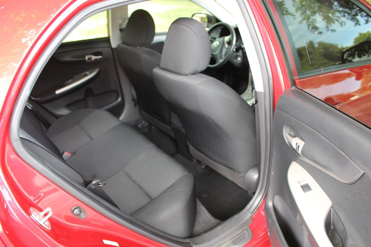 2010 Toyota Corolla S photo 12