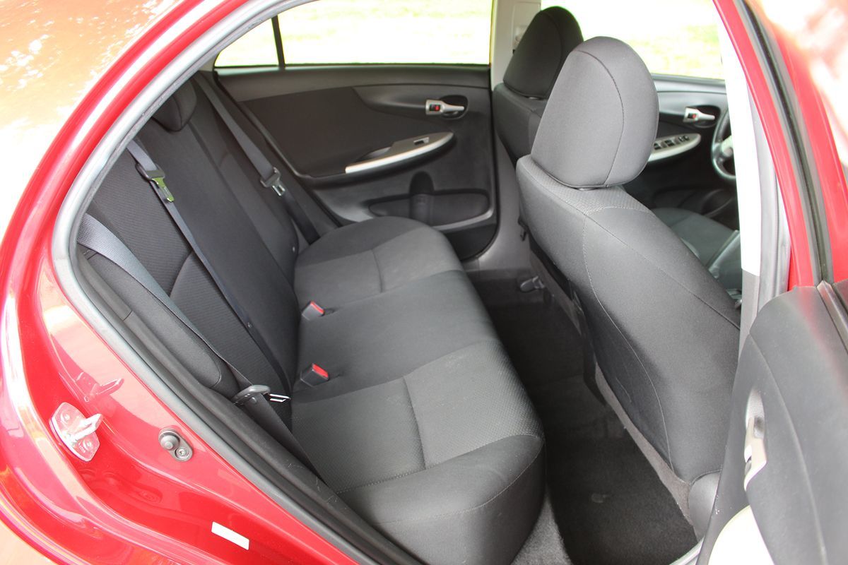 2010 Toyota Corolla S photo 13