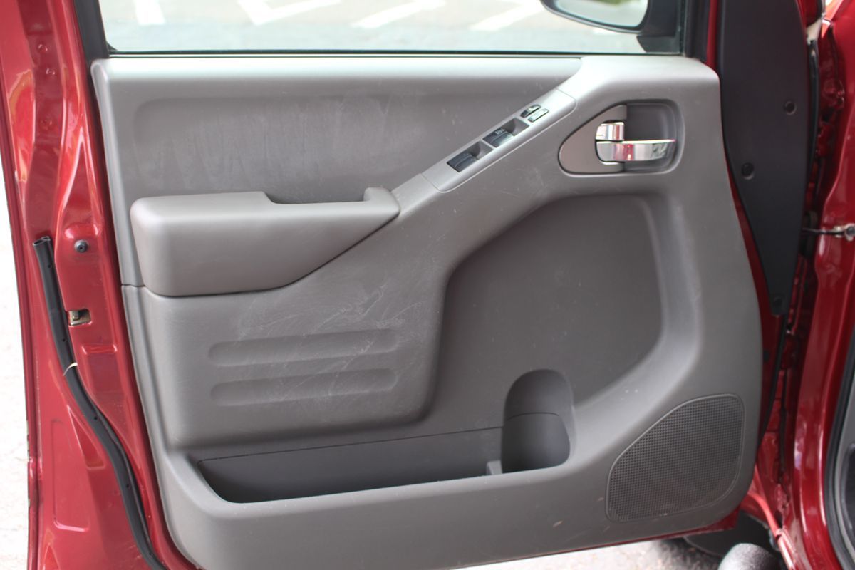 2019 Nissan Frontier SV photo 9