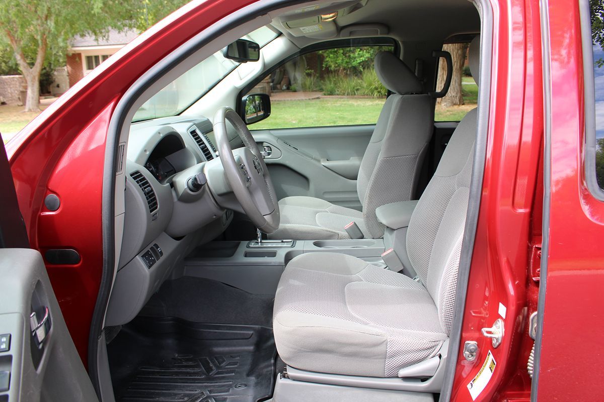 2019 Nissan Frontier SV photo 8
