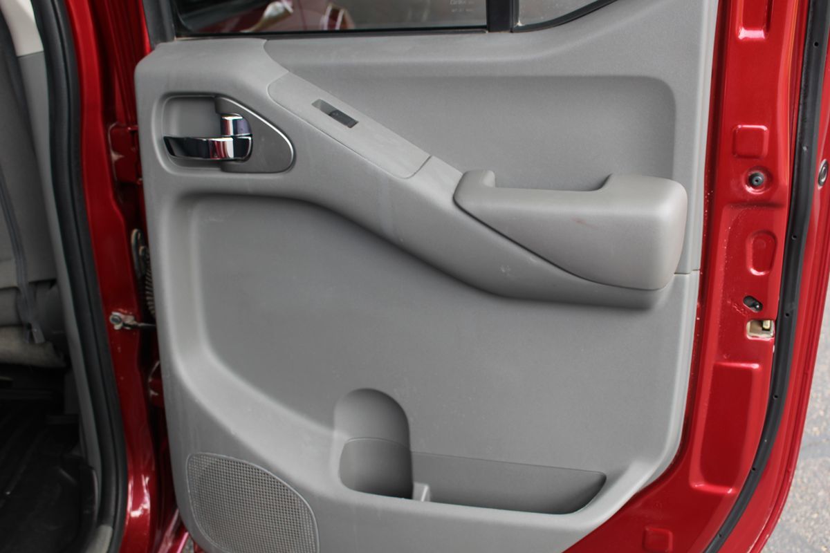 2019 Nissan Frontier SV photo 15