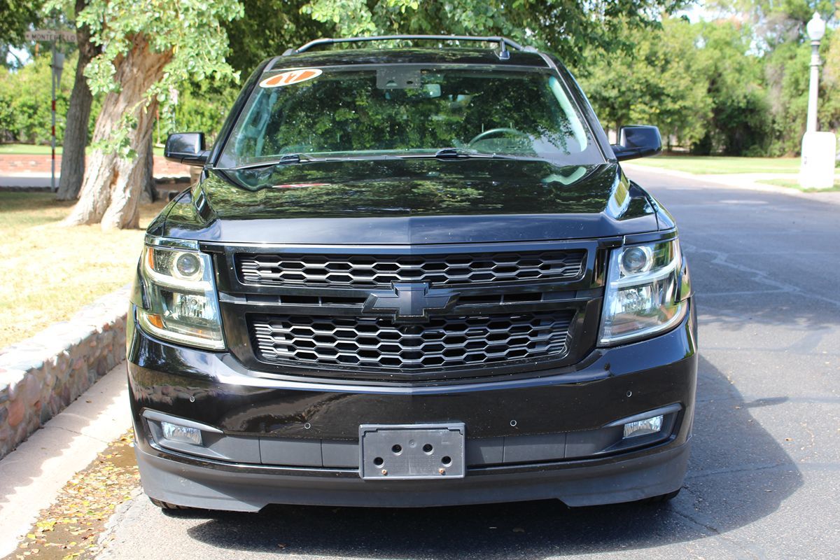 2017 Chevrolet Tahoe LT photo 3