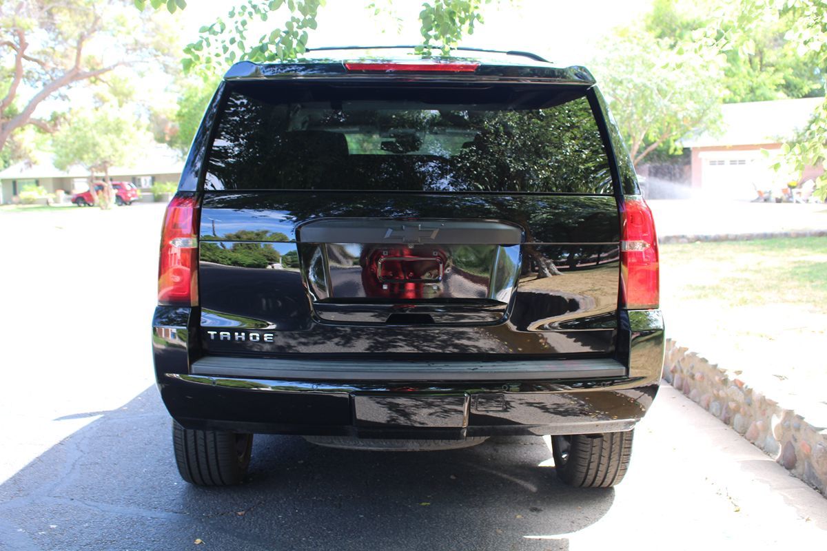 2017 Chevrolet Tahoe LT photo 4