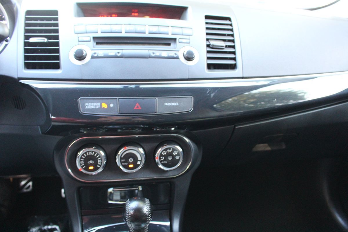 2012 Mitsubishi Lancer Evolution MR photo 31