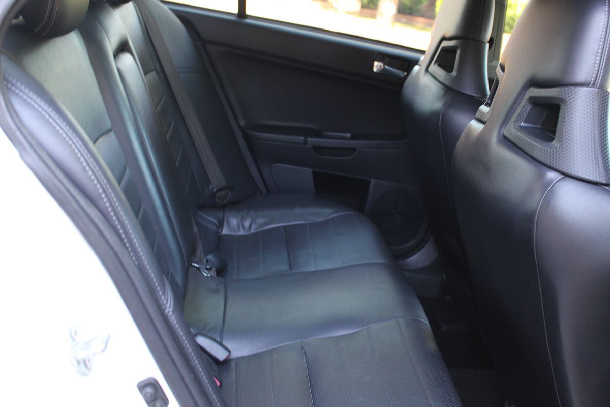 2012 Mitsubishi Lancer Evolution MR photo 14