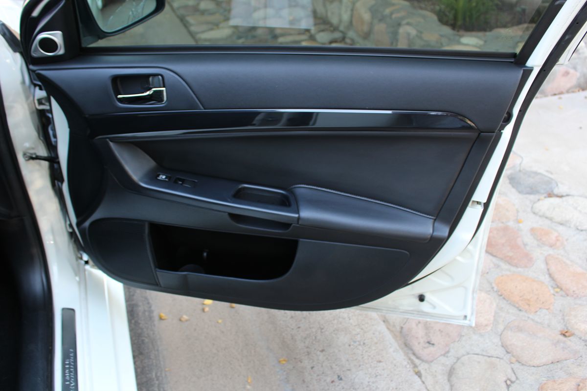 2012 Mitsubishi Lancer Evolution MR photo 18