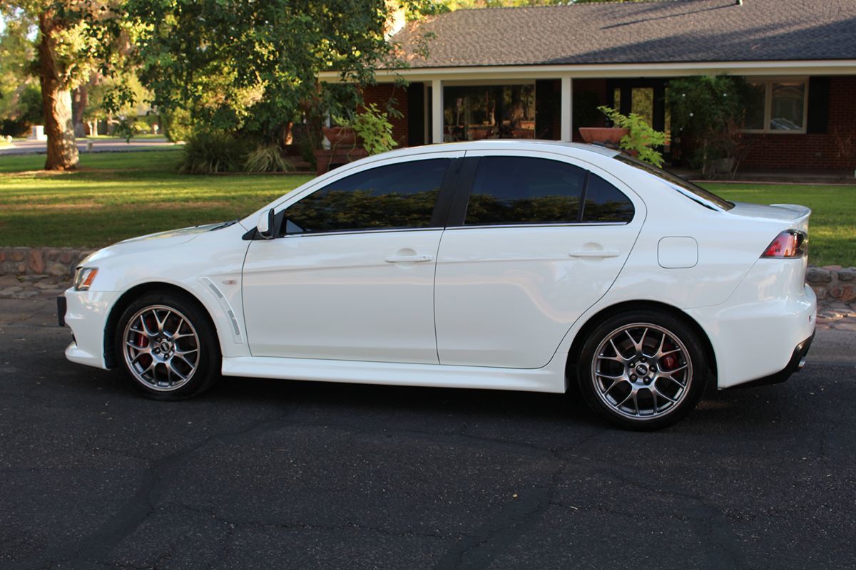2012 Mitsubishi Lancer Evolution MR photo 38