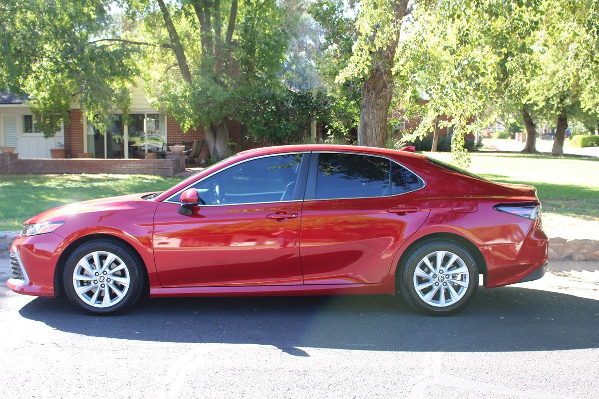 2023 Toyota Camry LE photo 2