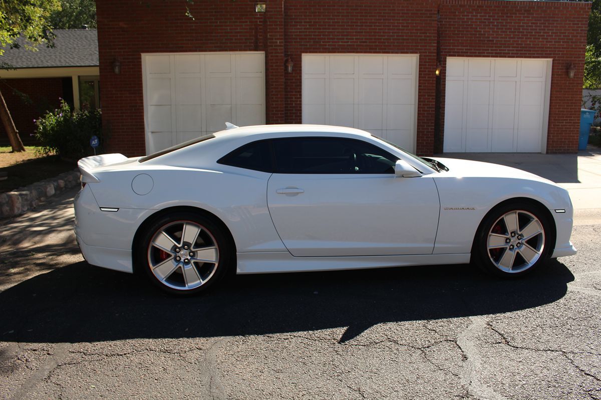 2011 Chevrolet Camaro 2SS photo 3