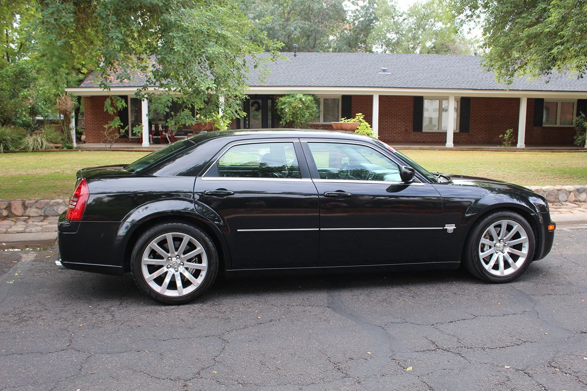 2006 Chrysler 300 C SRT8 photo 3