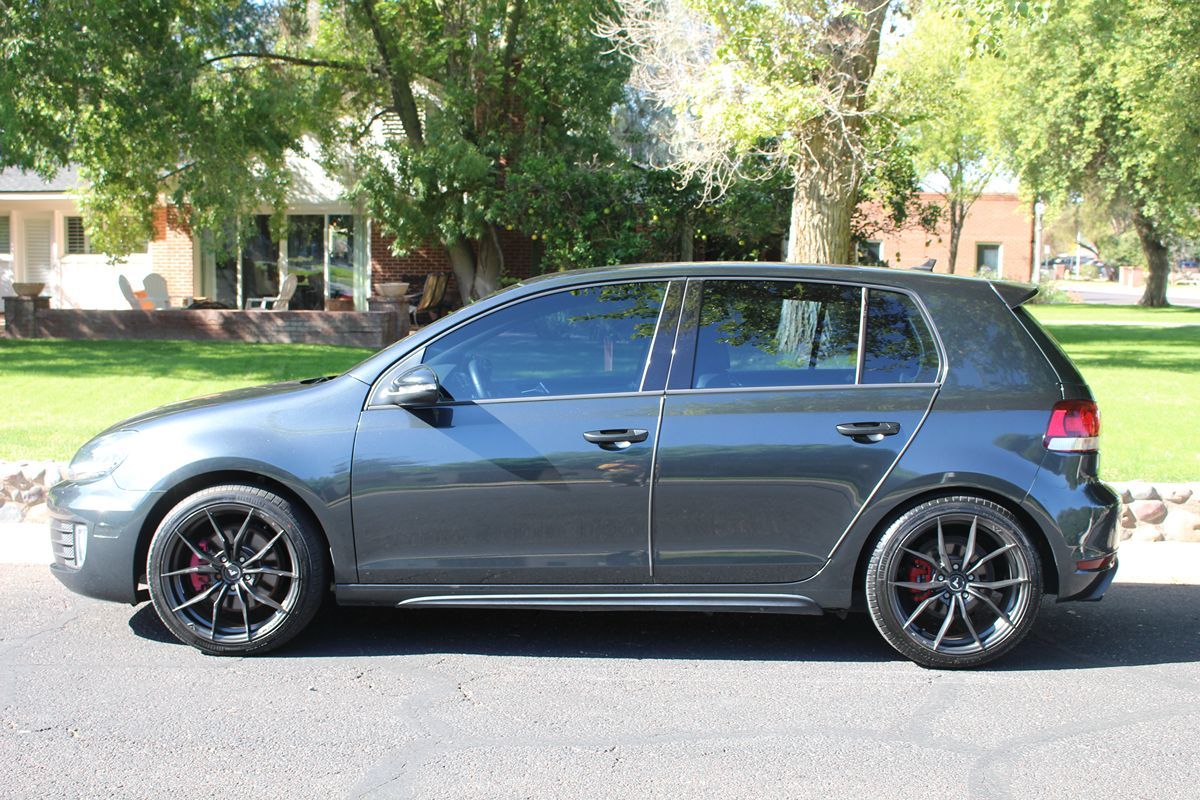 2013 Volkswagen Golf GTI photo 2