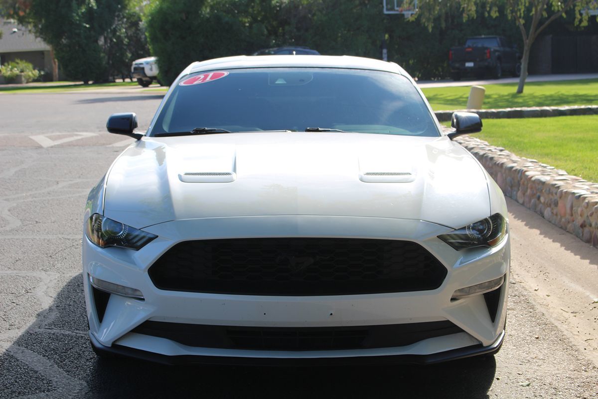 2021 Ford Mustang EcoBoost photo 4