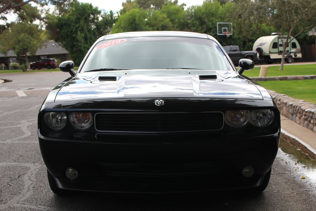 2010 Dodge Challenger SE photo 4