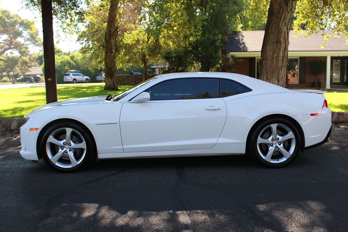 2015 Chevrolet Camaro SS photo 2