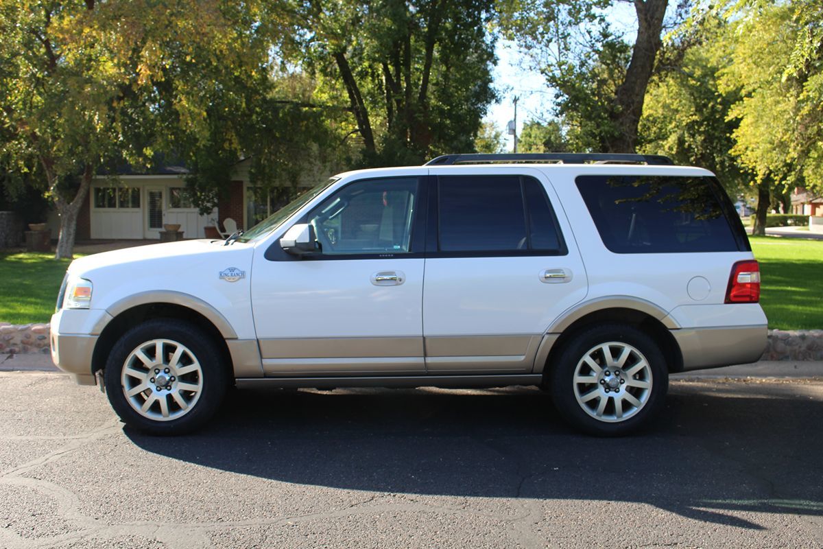 2012 Ford Expedition XLT King Ranch photo 2