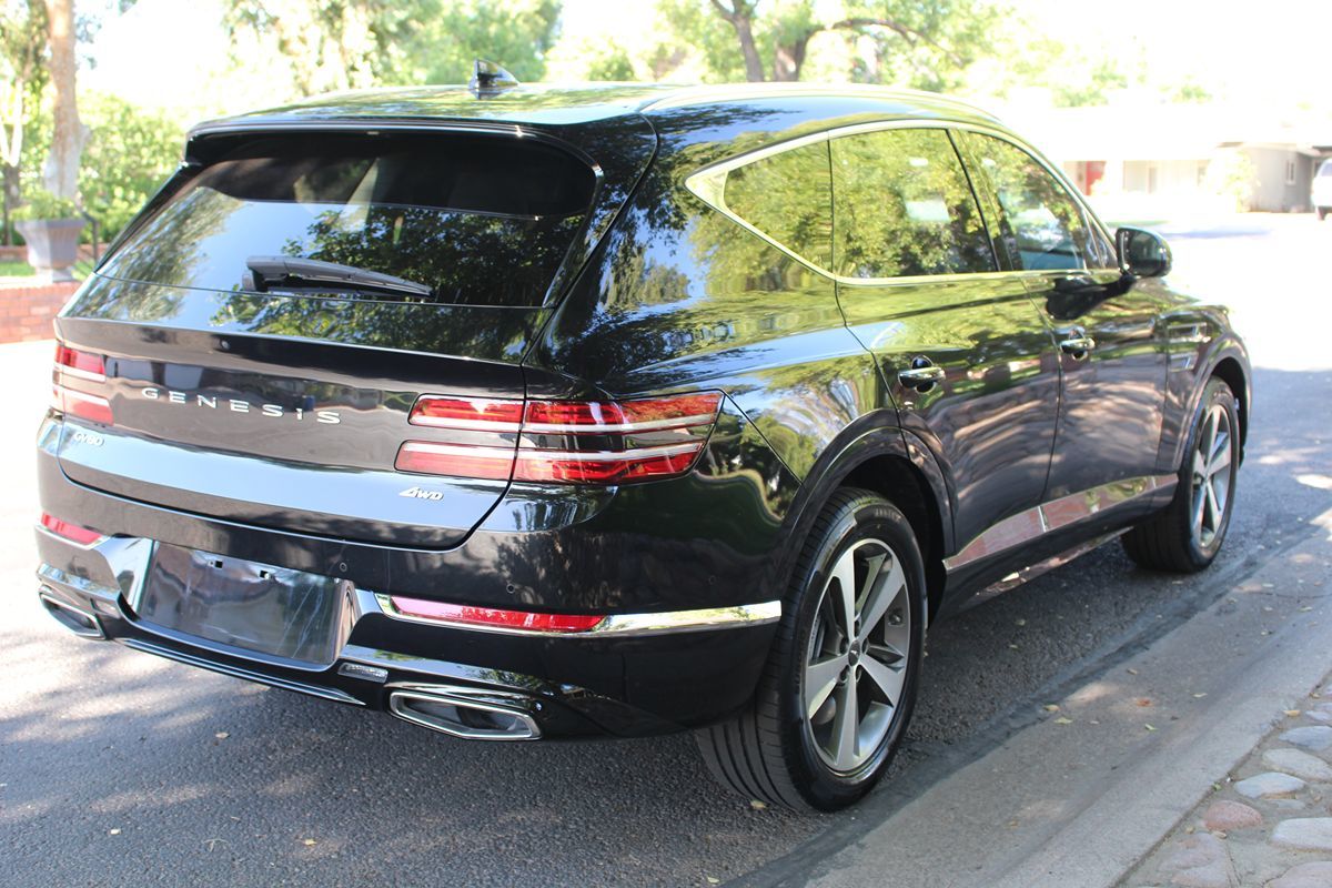 View vehicle photo 6