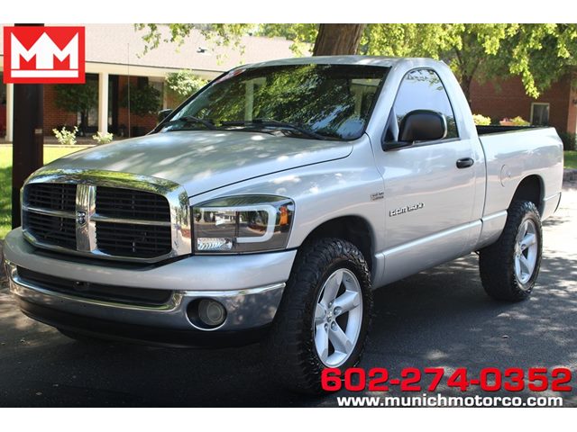 Bright Silver Metallic 2006 Dodge RAM 1500 SLT 4WD Pickup Truck Four-Wheel Drive Automatic