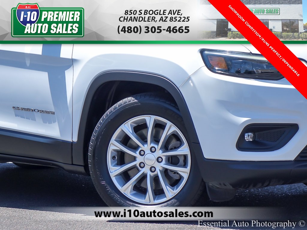 Sold 2019 Jeep Cherokee Latitude in Gilbert