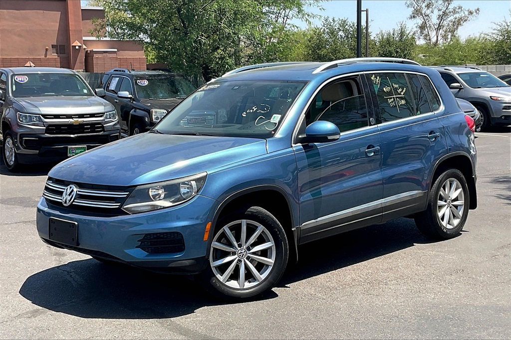 2017 Volkswagen Tiguan Wolfsburg Edition photo 2