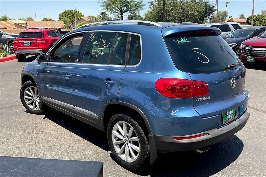 2017 Volkswagen Tiguan Wolfsburg Edition photo 3