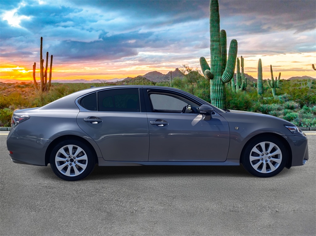 2016 Lexus GS 200t photo 2