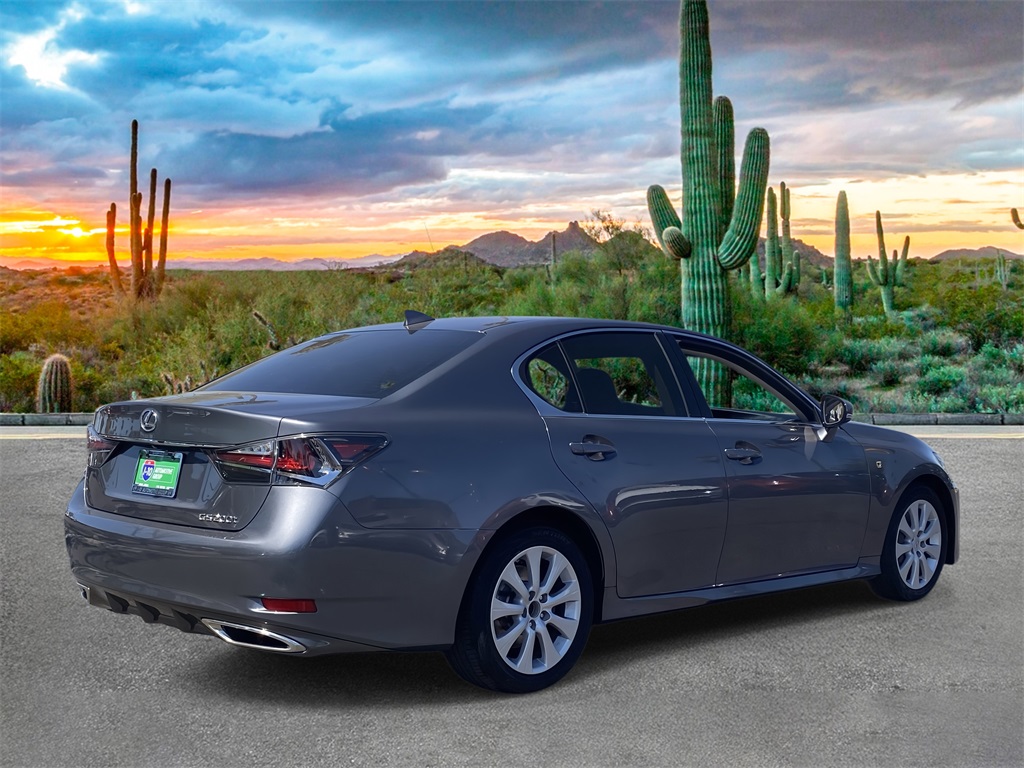 2016 Lexus GS 200t photo 3
