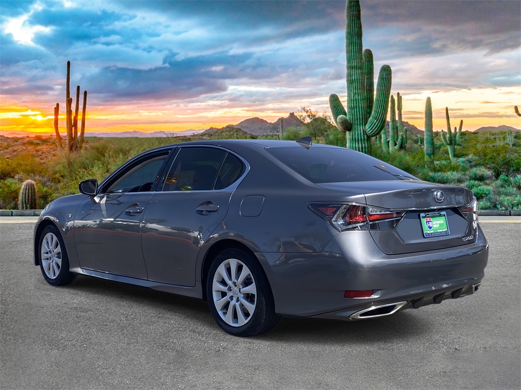 2016 Lexus GS 200t photo 4