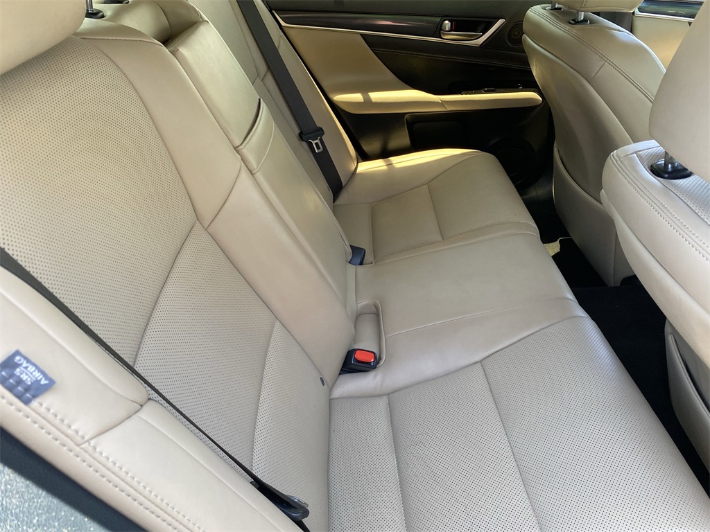 2016 Lexus GS 200t photo 12